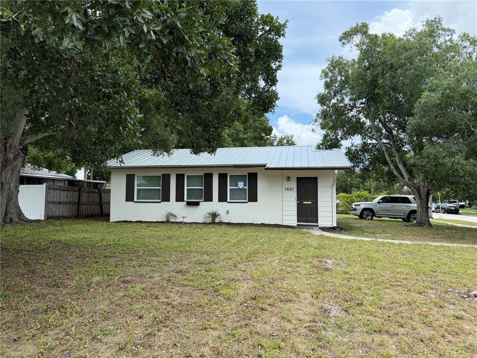 最近租的: $1,950 (2 贝兹, 1 浴室, 640 平方英尺)