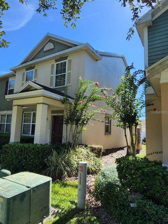 Recently Rented: $2,450 (3 beds, 2 baths, 1428 Square Feet)