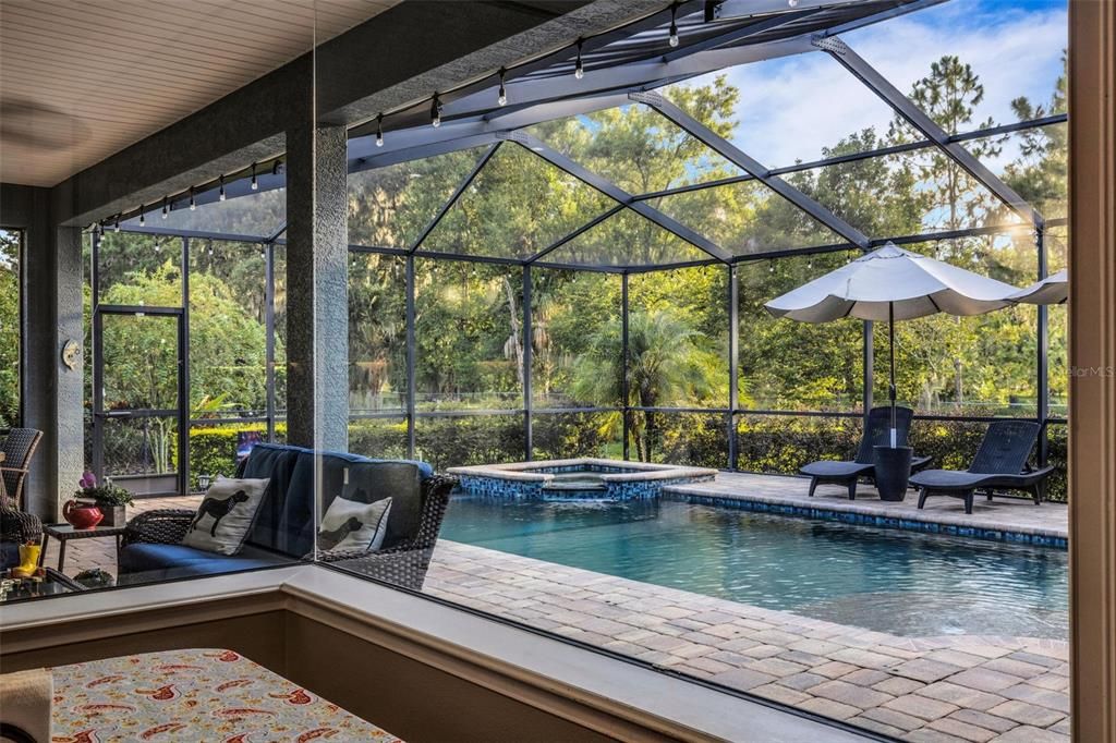 合同活跃: $749,000 (4 贝兹, 3 浴室, 3307 平方英尺)