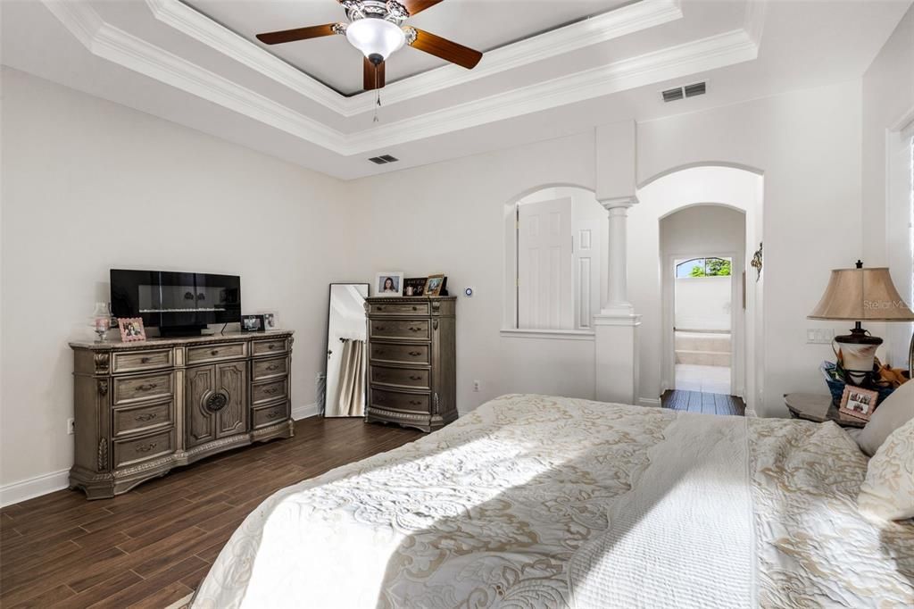 合同活跃: $749,000 (4 贝兹, 3 浴室, 3307 平方英尺)