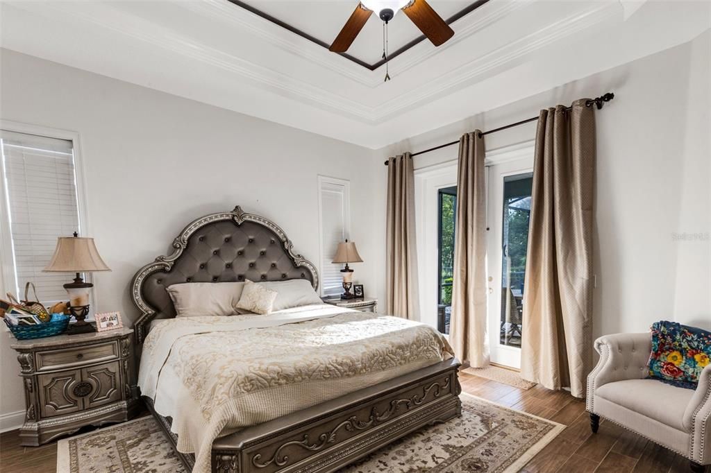 合同活跃: $749,000 (4 贝兹, 3 浴室, 3307 平方英尺)