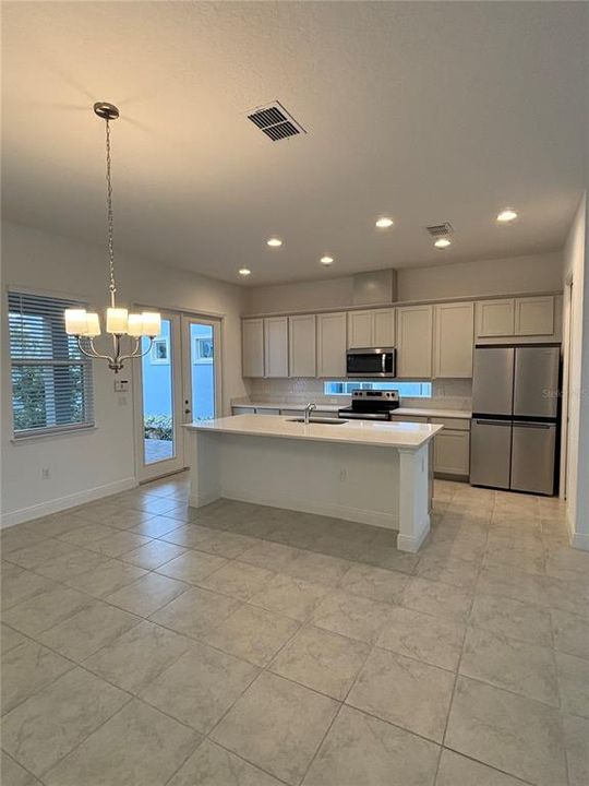 Active With Contract: $2,900 (3 beds, 2 baths, 1787 Square Feet)