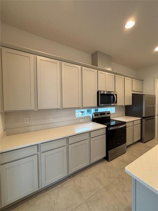 Active With Contract: $2,900 (3 beds, 2 baths, 1787 Square Feet)