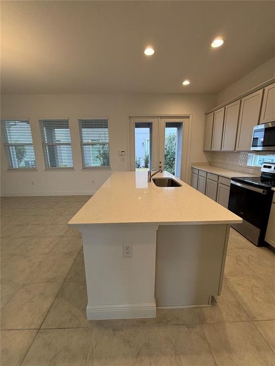 Active With Contract: $2,900 (3 beds, 2 baths, 1787 Square Feet)