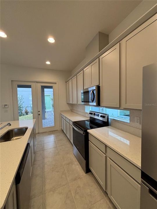 Active With Contract: $2,900 (3 beds, 2 baths, 1787 Square Feet)