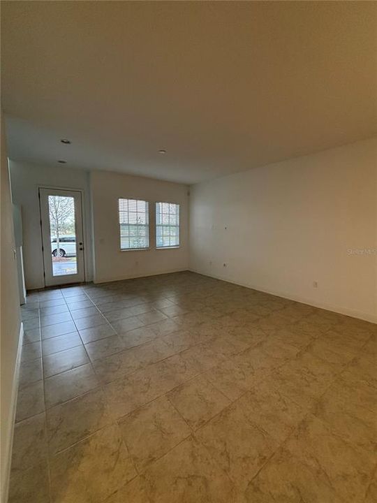 Active With Contract: $2,900 (3 beds, 2 baths, 1787 Square Feet)