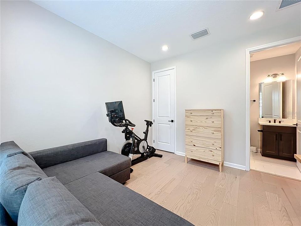 На продажу: $680,000 (4 спален, 3 ванн, 1815 Квадратных фут)