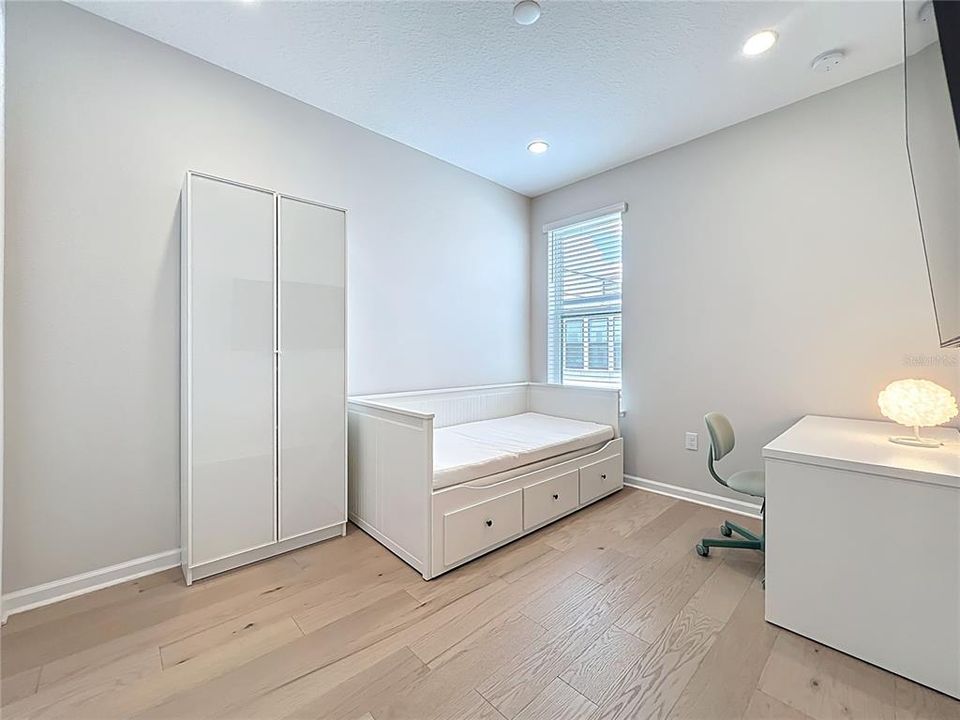 На продажу: $680,000 (4 спален, 3 ванн, 1815 Квадратных фут)