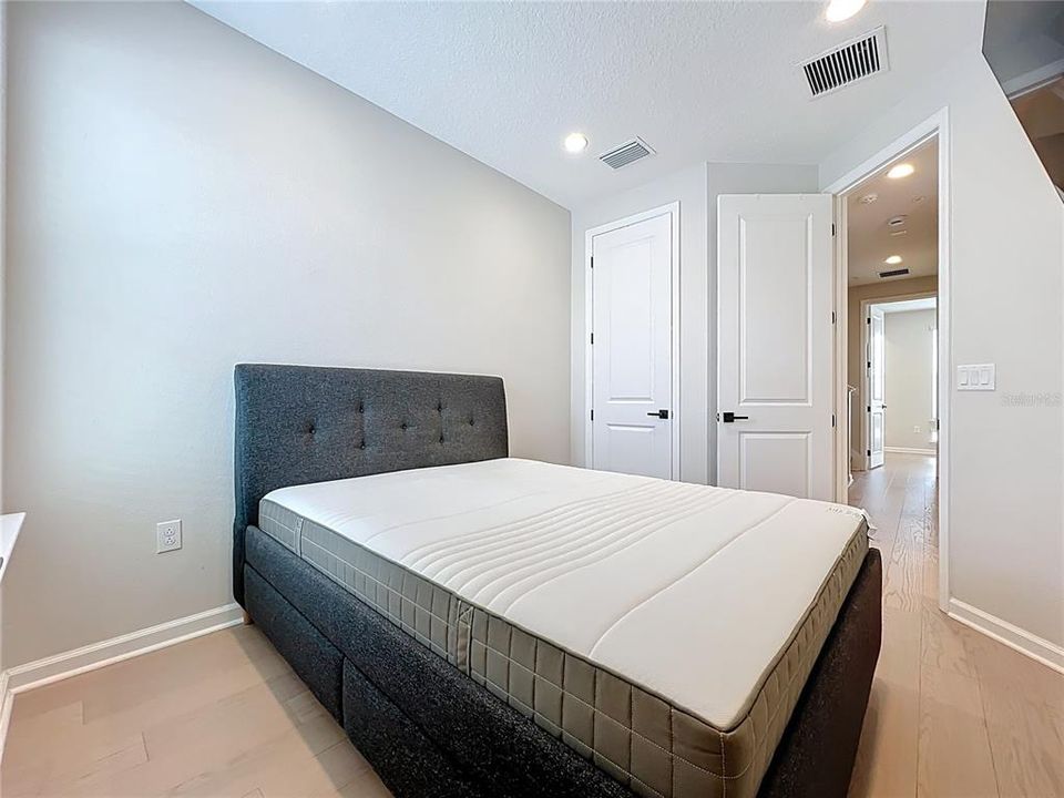 На продажу: $680,000 (4 спален, 3 ванн, 1815 Квадратных фут)