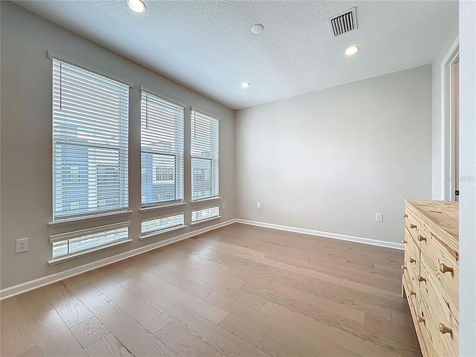 На продажу: $680,000 (4 спален, 3 ванн, 1815 Квадратных фут)