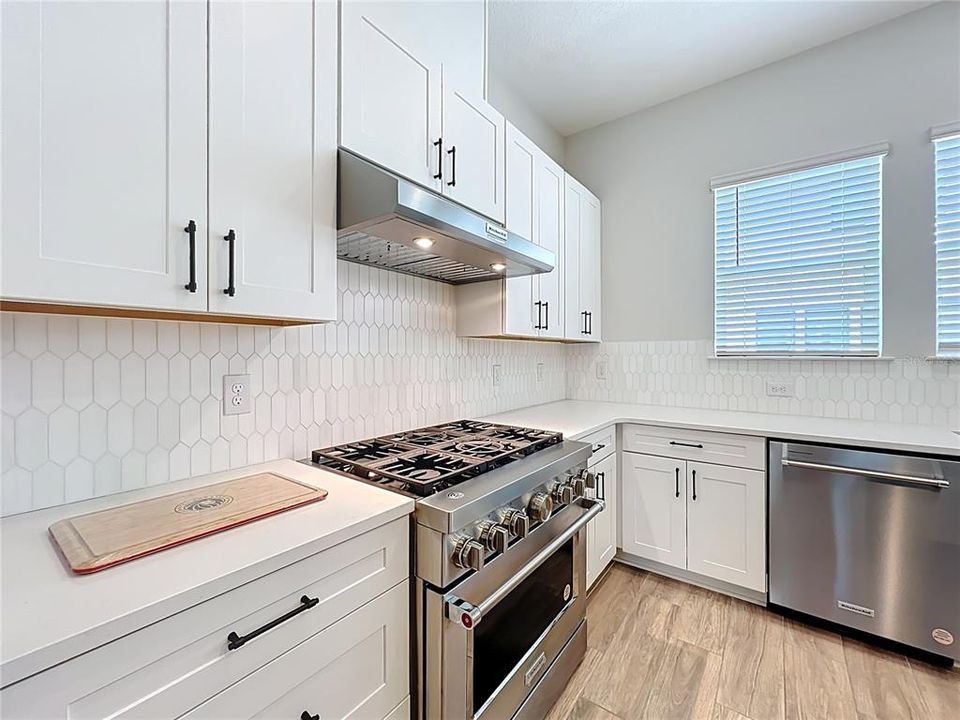 На продажу: $680,000 (4 спален, 3 ванн, 1815 Квадратных фут)