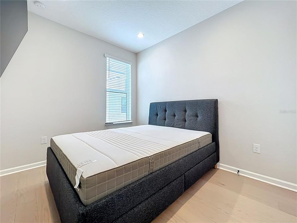 На продажу: $680,000 (4 спален, 3 ванн, 1815 Квадратных фут)