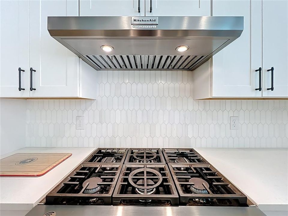 На продажу: $680,000 (4 спален, 3 ванн, 1815 Квадратных фут)