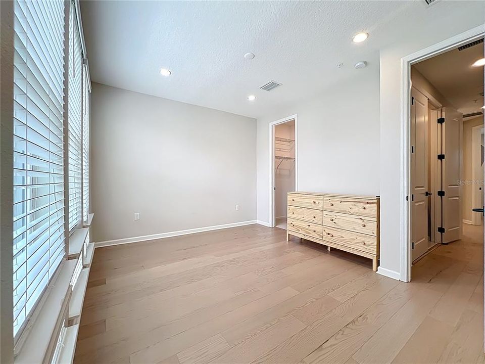 На продажу: $680,000 (4 спален, 3 ванн, 1815 Квадратных фут)