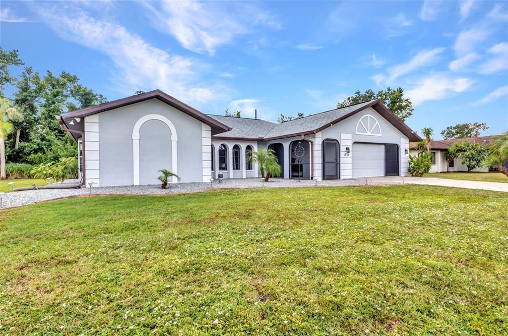 合同活跃: $419,900 (3 贝兹, 2 浴室, 2271 平方英尺)