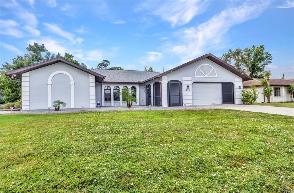 合同活跃: $419,900 (3 贝兹, 2 浴室, 2271 平方英尺)