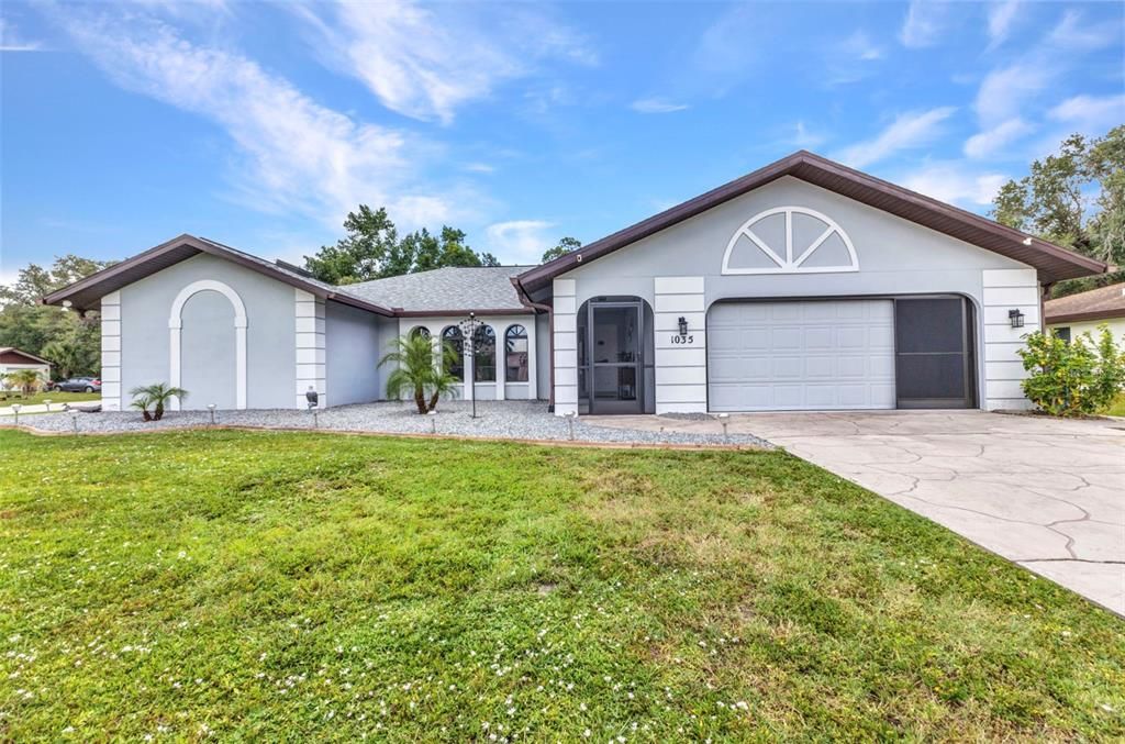 合同活跃: $419,900 (3 贝兹, 2 浴室, 2271 平方英尺)