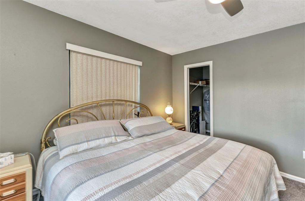 合同活跃: $419,900 (3 贝兹, 2 浴室, 2271 平方英尺)