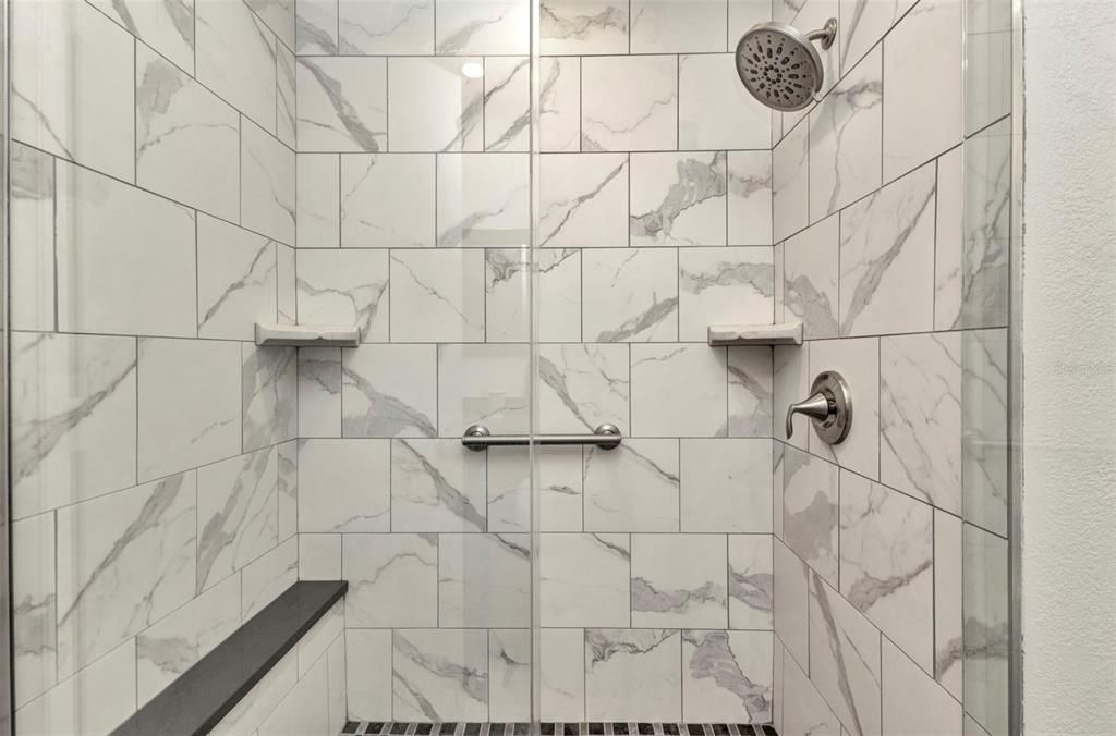 合同活跃: $419,900 (3 贝兹, 2 浴室, 2271 平方英尺)