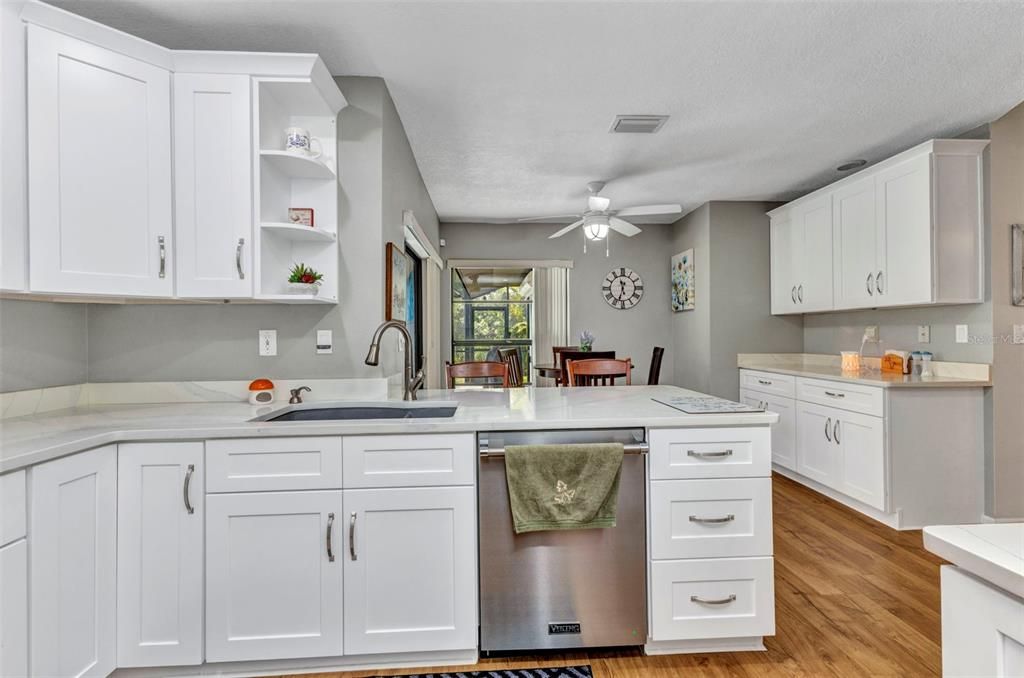 合同活跃: $419,900 (3 贝兹, 2 浴室, 2271 平方英尺)