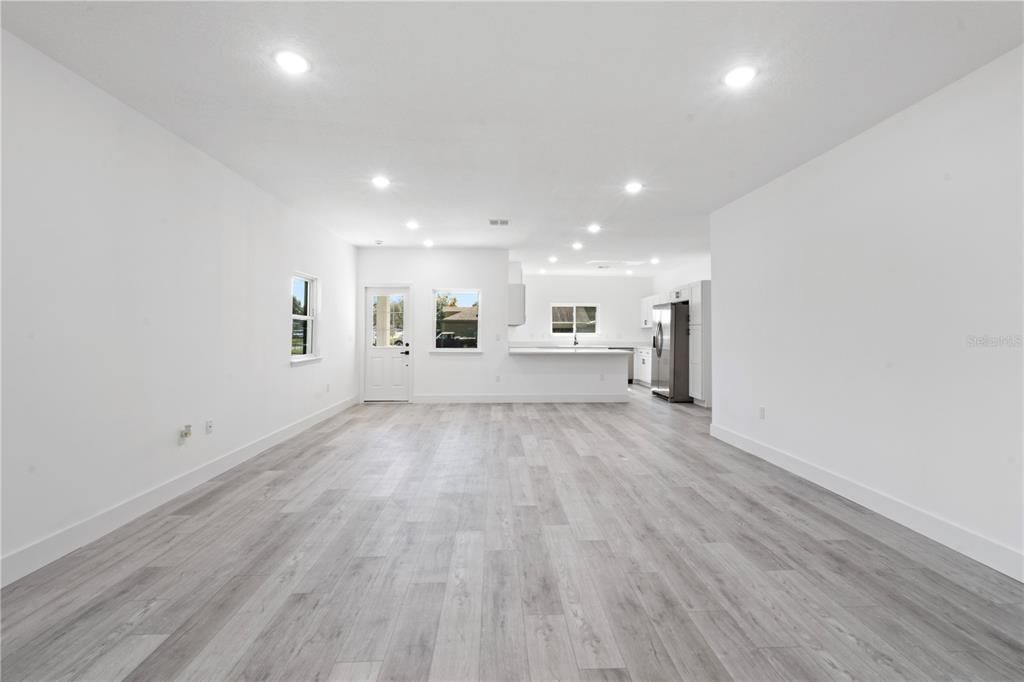 На продажу: $399,000 (3 спален, 2 ванн, 1470 Квадратных фут)