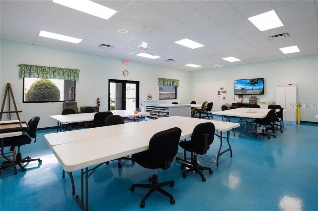 合同活跃: $189,000 (3 贝兹, 2 浴室, 1485 平方英尺)