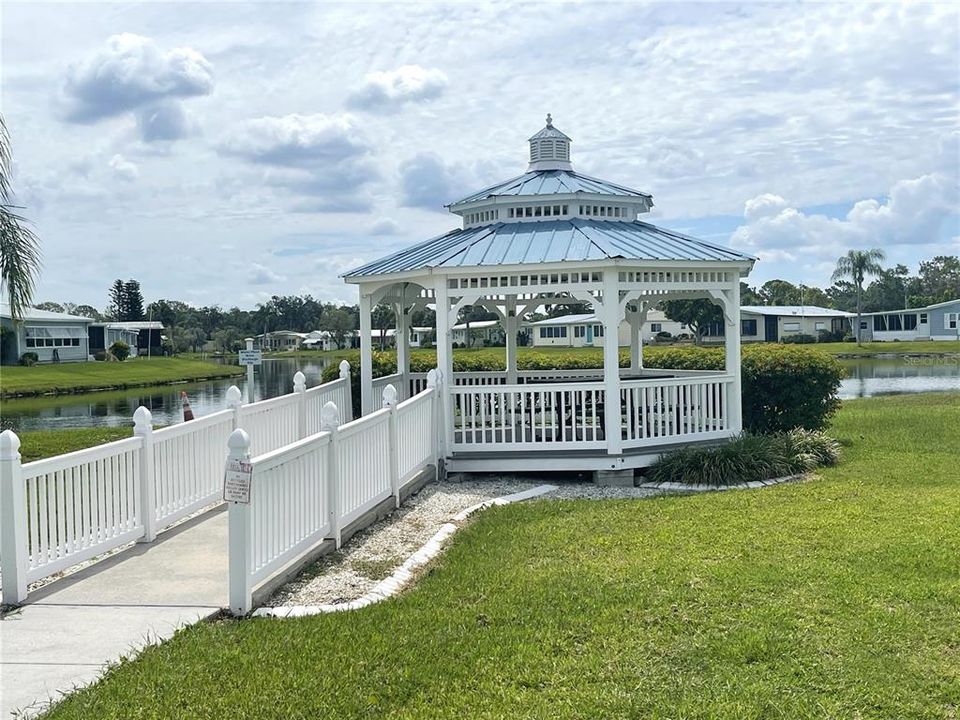 合同活跃: $189,000 (3 贝兹, 2 浴室, 1485 平方英尺)