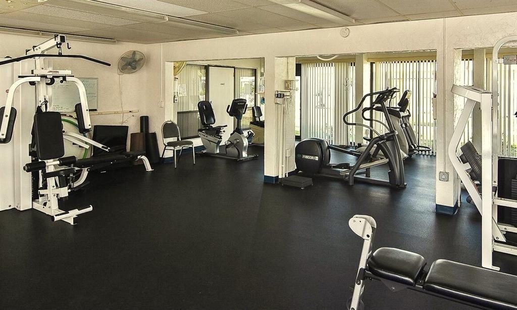 合同活跃: $189,000 (3 贝兹, 2 浴室, 1485 平方英尺)