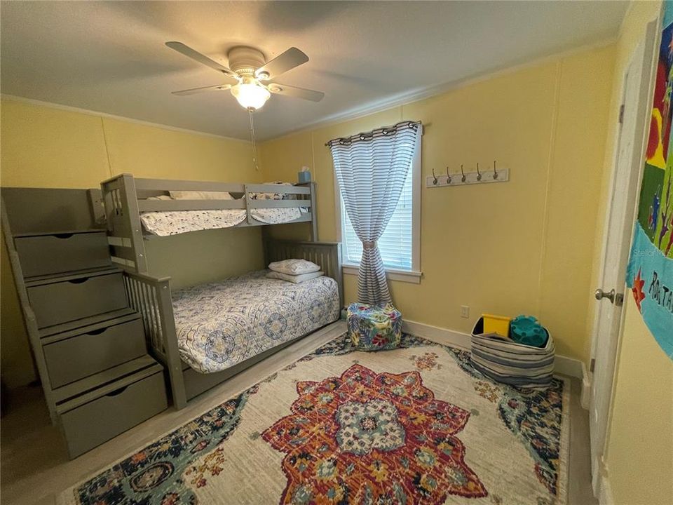 合同活跃: $189,000 (3 贝兹, 2 浴室, 1485 平方英尺)