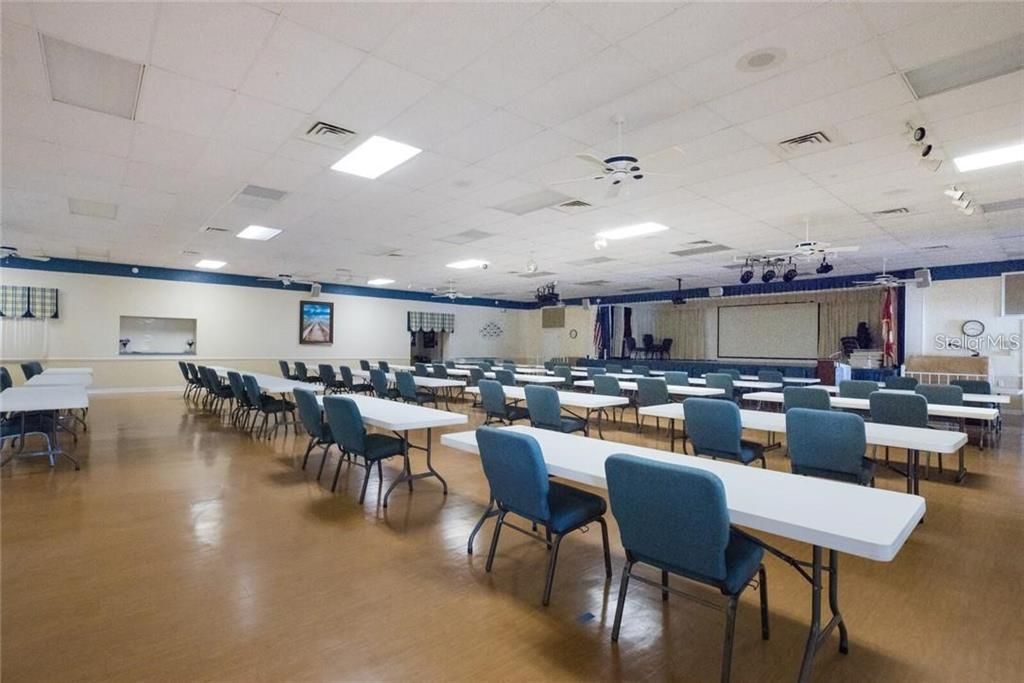 合同活跃: $189,000 (3 贝兹, 2 浴室, 1485 平方英尺)