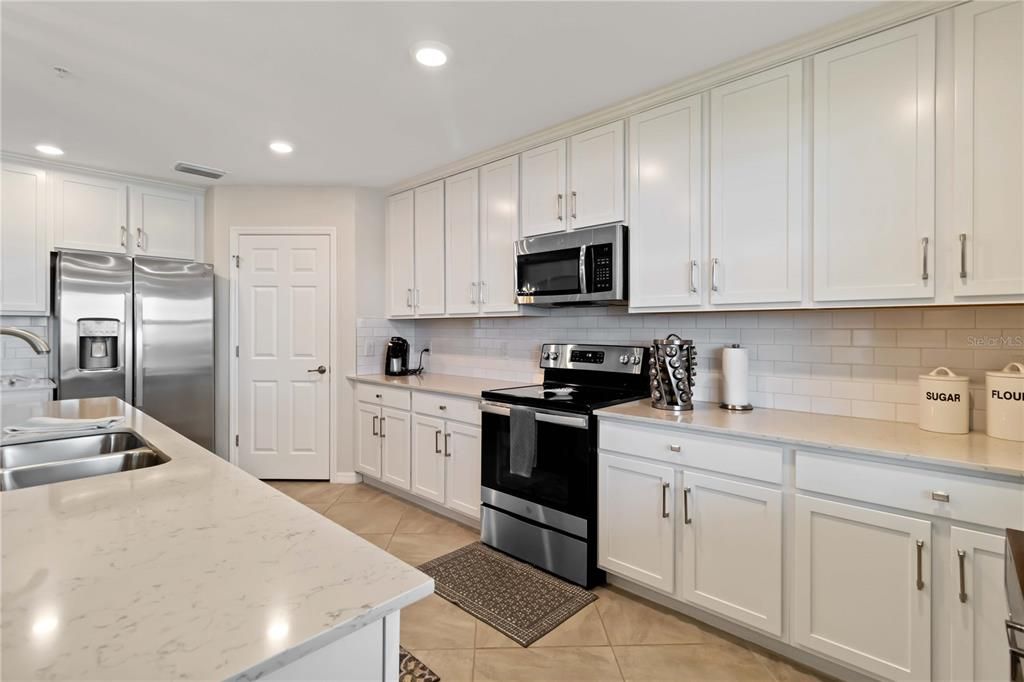 For Rent: $7,500 (3 beds, 2 baths, 1737 Square Feet)