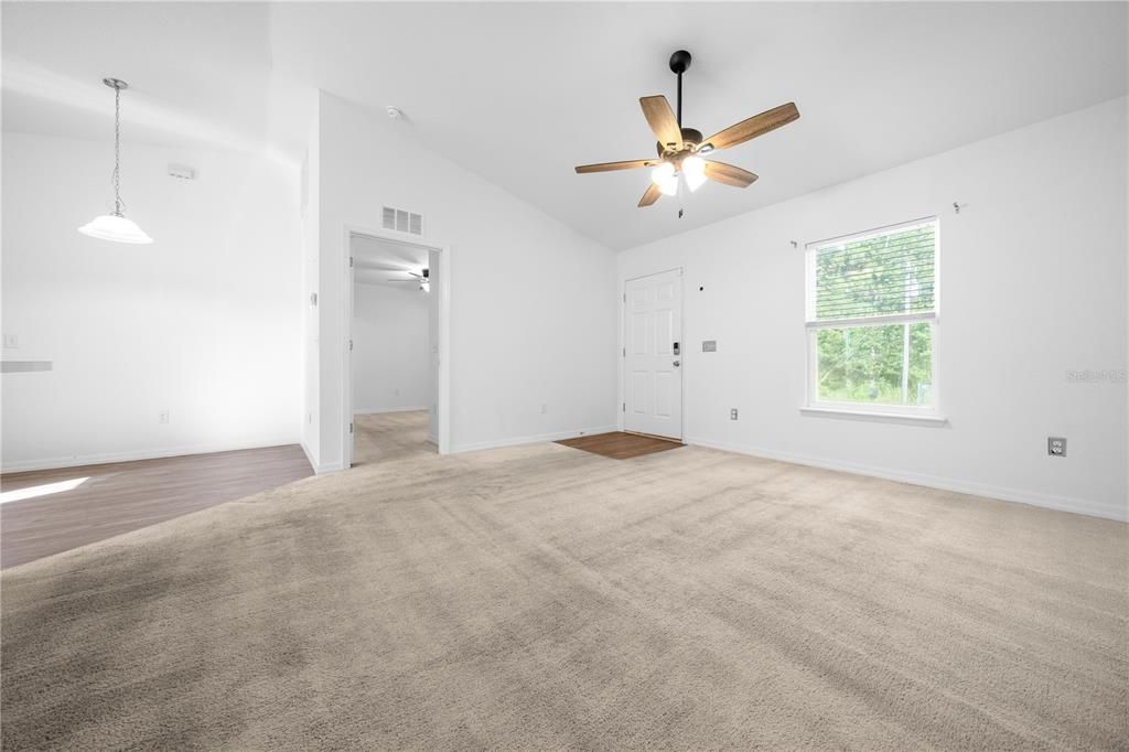 Active With Contract: $210,000 (3 beds, 2 baths, 1014 Square Feet)