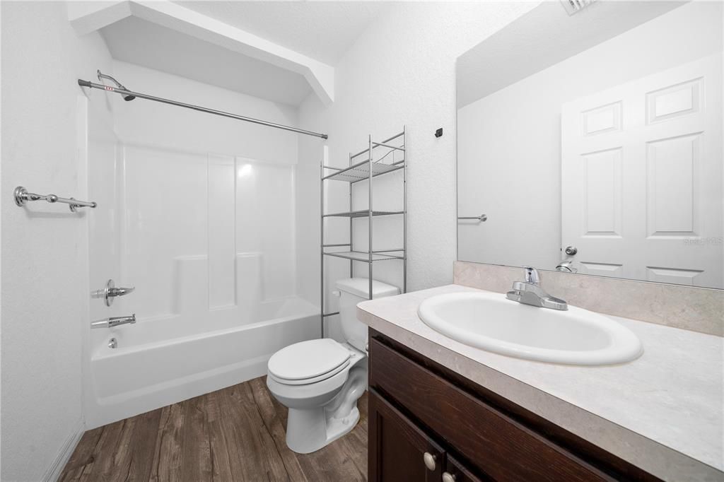 Active With Contract: $210,000 (3 beds, 2 baths, 1014 Square Feet)