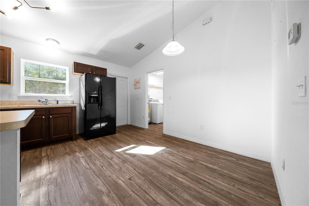 Active With Contract: $210,000 (3 beds, 2 baths, 1014 Square Feet)