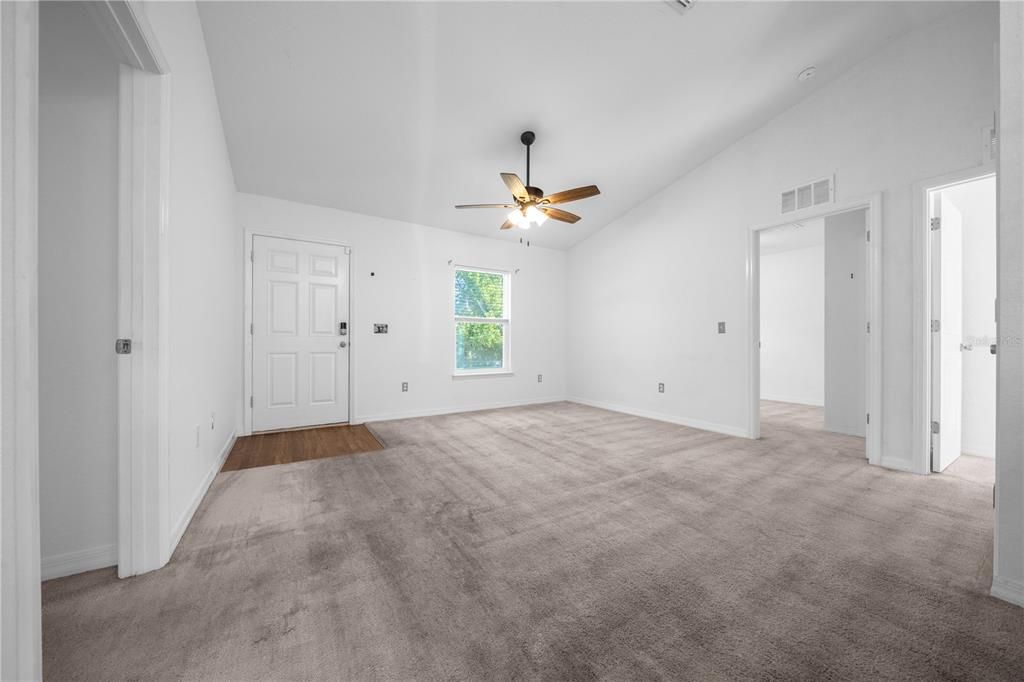 Active With Contract: $210,000 (3 beds, 2 baths, 1014 Square Feet)