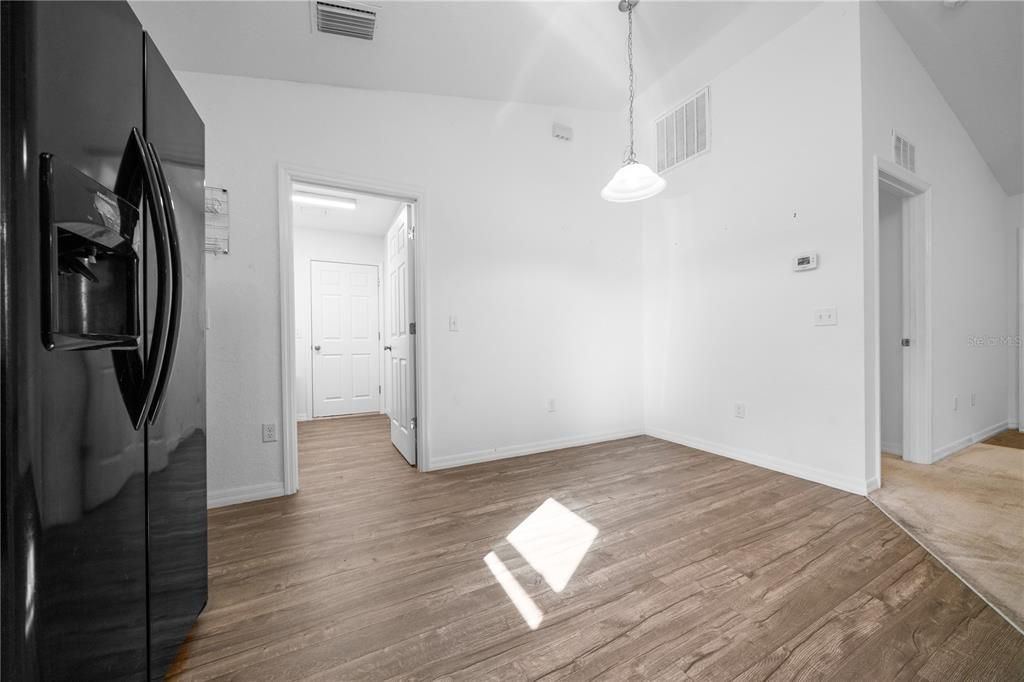 Active With Contract: $210,000 (3 beds, 2 baths, 1014 Square Feet)