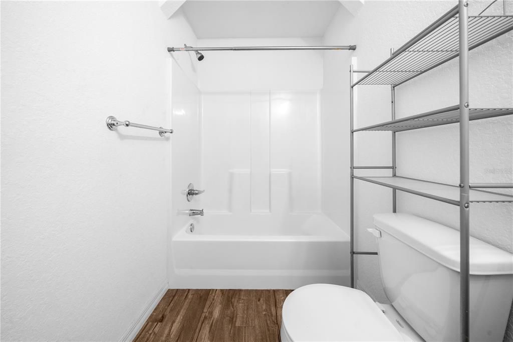 Active With Contract: $210,000 (3 beds, 2 baths, 1014 Square Feet)