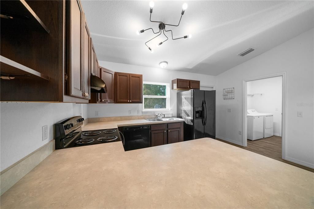 Active With Contract: $210,000 (3 beds, 2 baths, 1014 Square Feet)