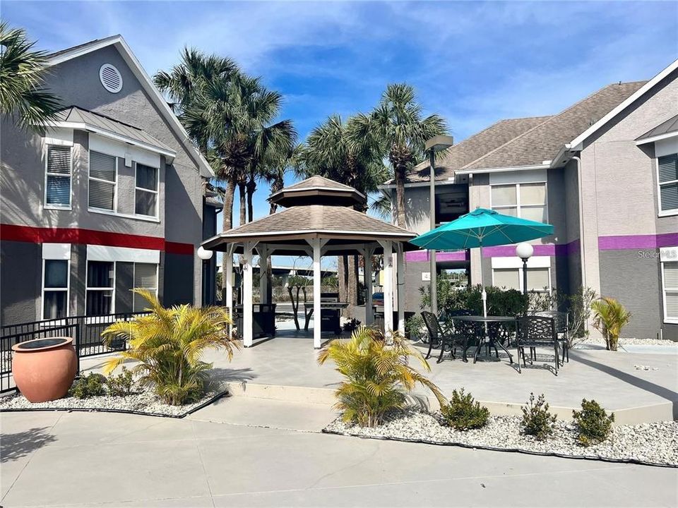 For Sale: $150,000 (1 beds, 1 baths, 524 Square Feet)