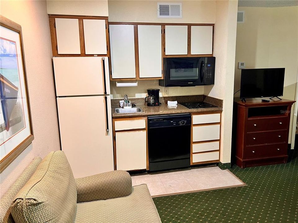 For Sale: $150,000 (1 beds, 1 baths, 524 Square Feet)