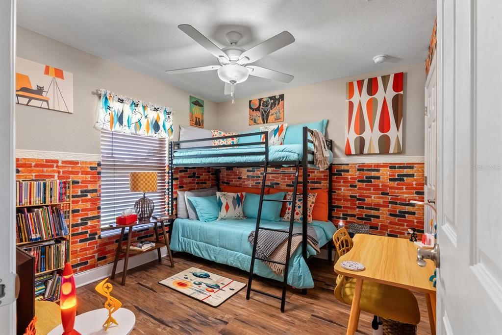 En Venta: $230,000 (3 camas, 2 baños, 1171 Pies cuadrados)