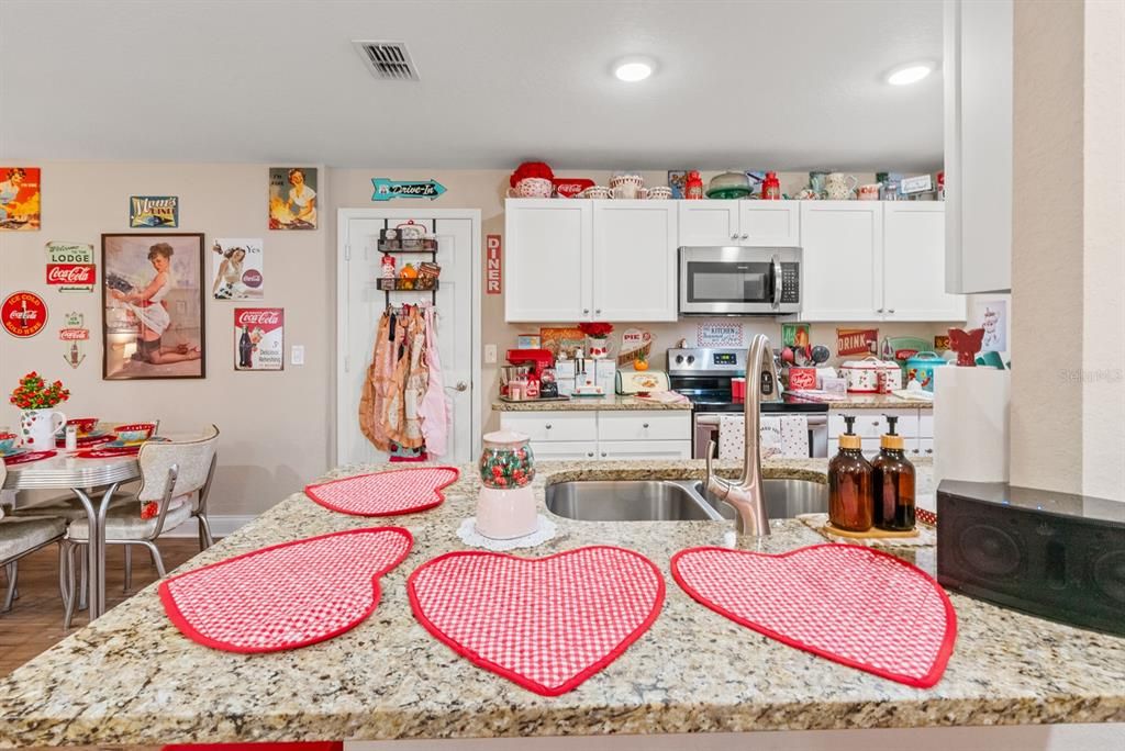 En Venta: $230,000 (3 camas, 2 baños, 1171 Pies cuadrados)