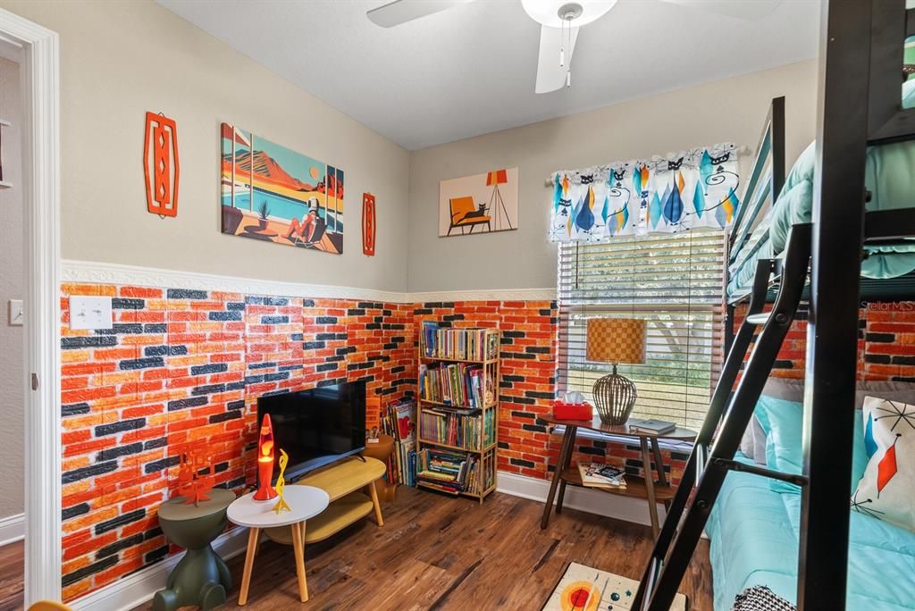 En Venta: $230,000 (3 camas, 2 baños, 1171 Pies cuadrados)