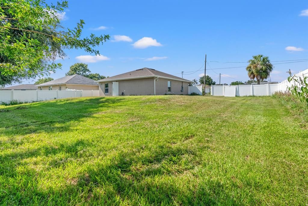 En Venta: $230,000 (3 camas, 2 baños, 1171 Pies cuadrados)