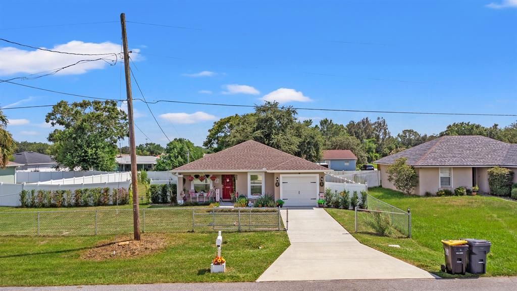 En Venta: $230,000 (3 camas, 2 baños, 1171 Pies cuadrados)