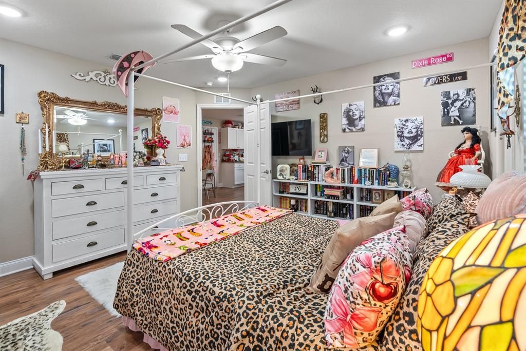 En Venta: $230,000 (3 camas, 2 baños, 1171 Pies cuadrados)