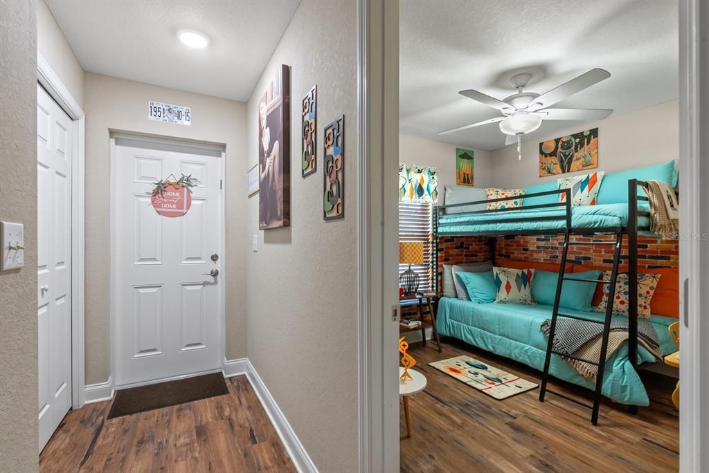 En Venta: $230,000 (3 camas, 2 baños, 1171 Pies cuadrados)