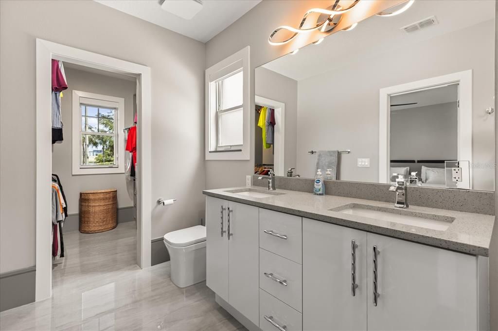 For Sale: $1,099,999 (3 beds, 3 baths, 2413 Square Feet)