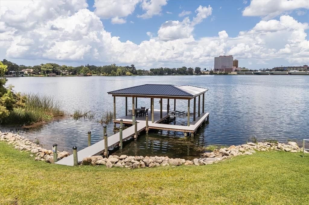 For Sale: $1,099,999 (3 beds, 3 baths, 2413 Square Feet)