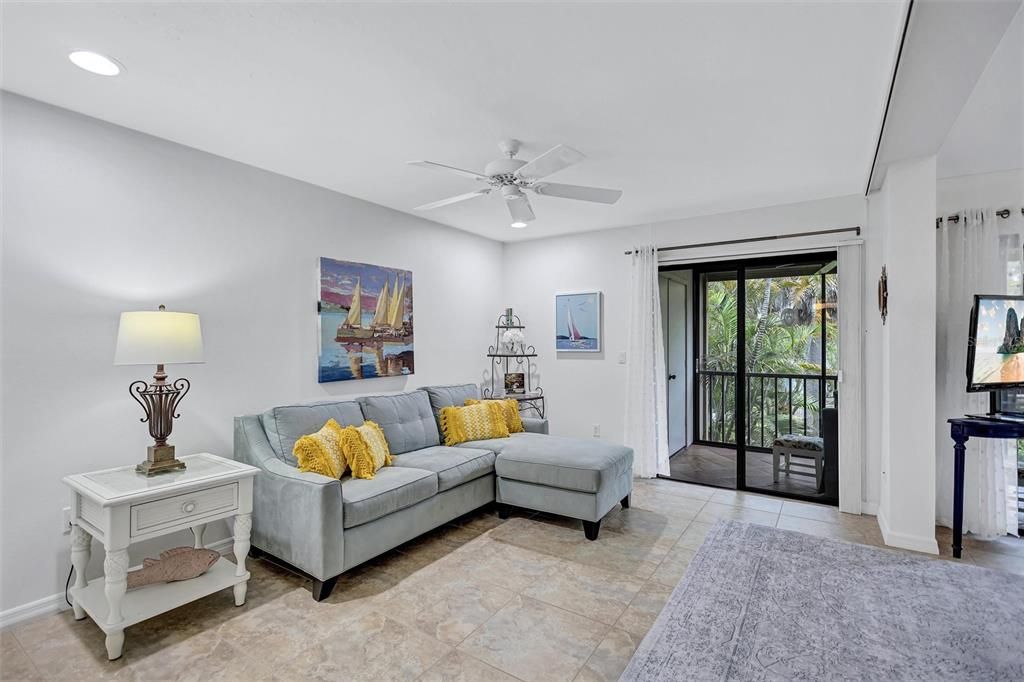 На продажу: $397,000 (3 спален, 2 ванн, 1283 Квадратных фут)